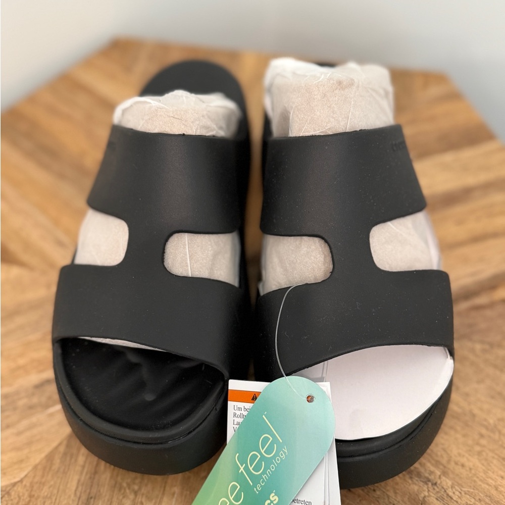 CROCS Black Getaway Platform Sandals